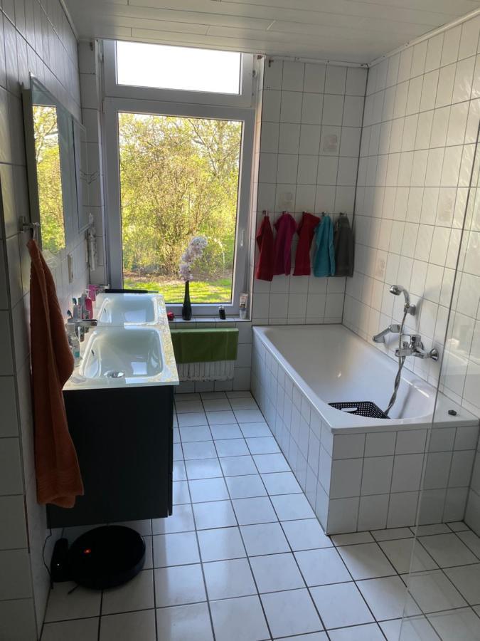 Schlafen Neben Den Kleinen Kaelbchen Im Kaelberiglu Bingum Exterior photo
